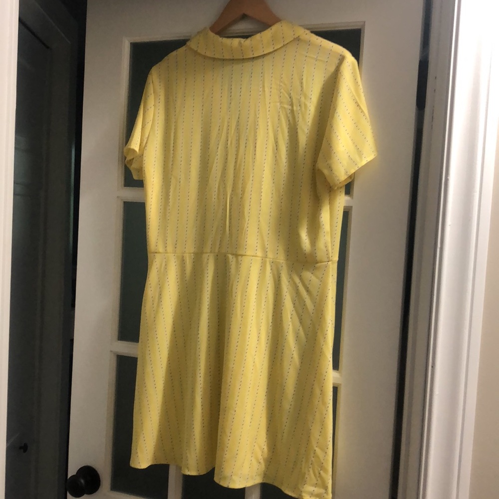 Retro looking dress - Picture 3 of 6